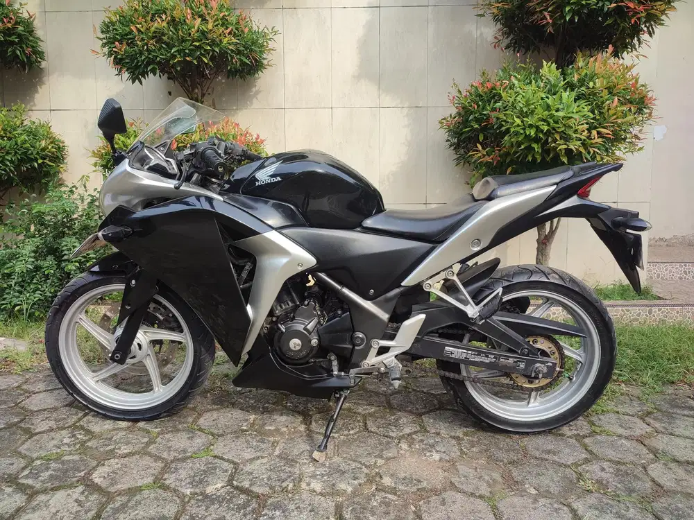 HONDA CBR 250 CBU ABS 2011