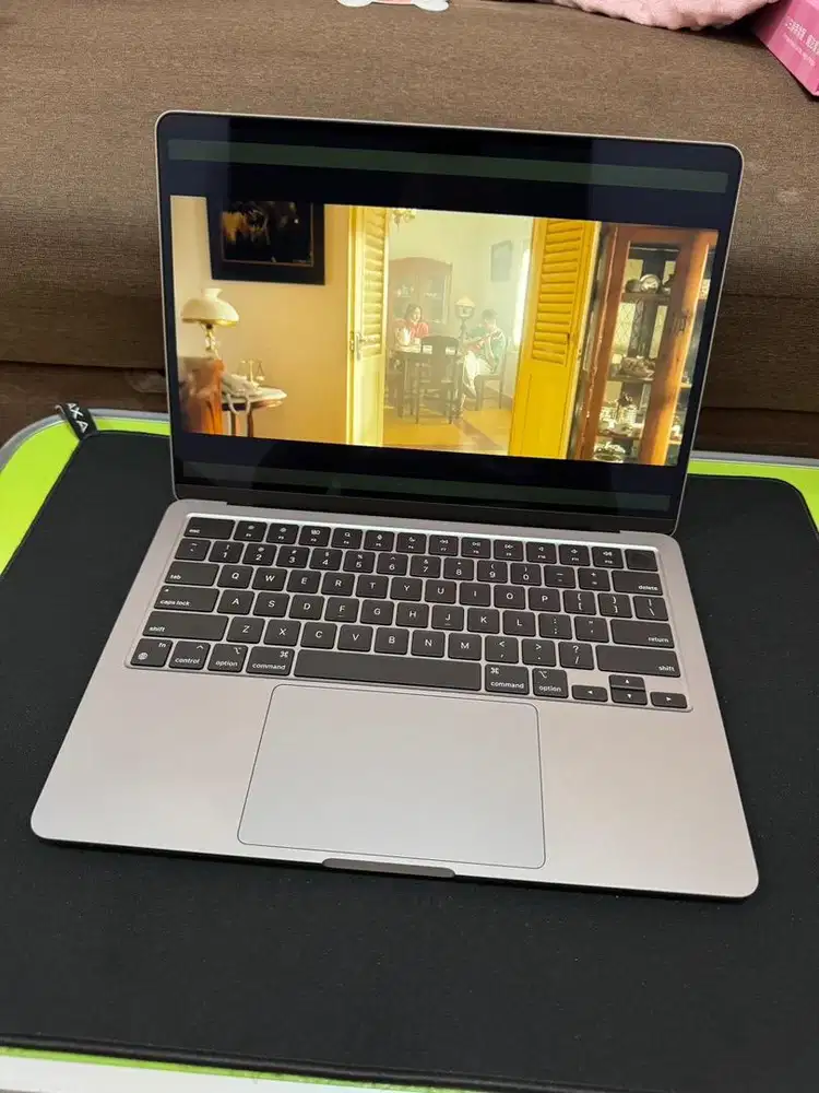 Macbook Air M2 8/256 GB