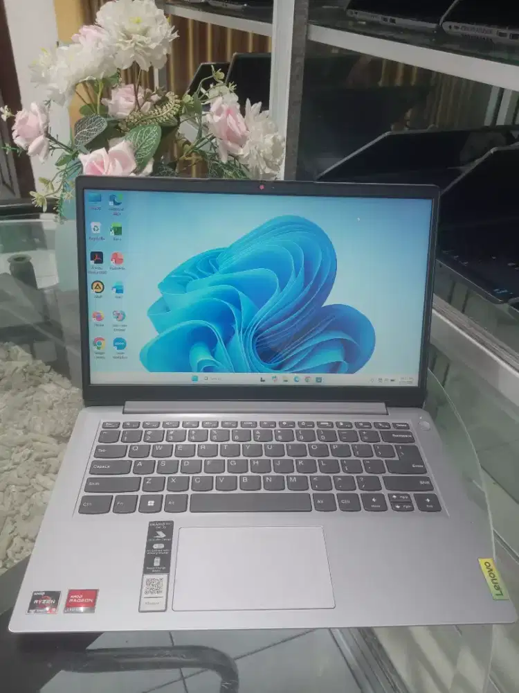 Lenovo Ideapad Slim 1 Amd Ryzen 3 7320U Ram 8 Ssd 512