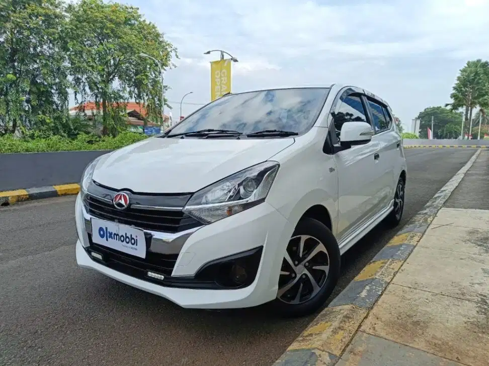 DP MURAH Daihatsu Ayla 1.2 R Bensin-MT 2017 Putih CUAMD