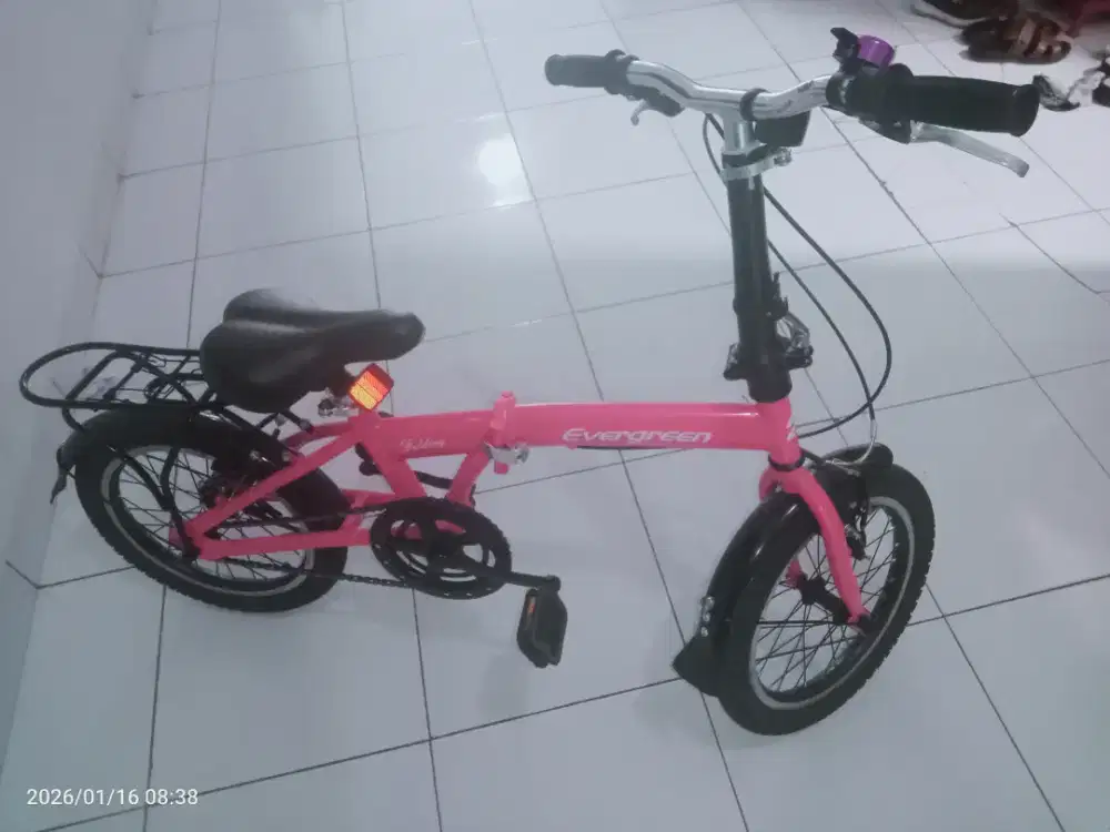 Sepeda anak second warna pink,boleh nanya2 dlu,nego tipis