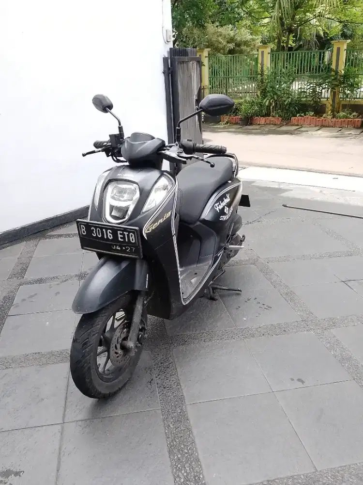 Honda Genio CBS ISS Hitam th 2022