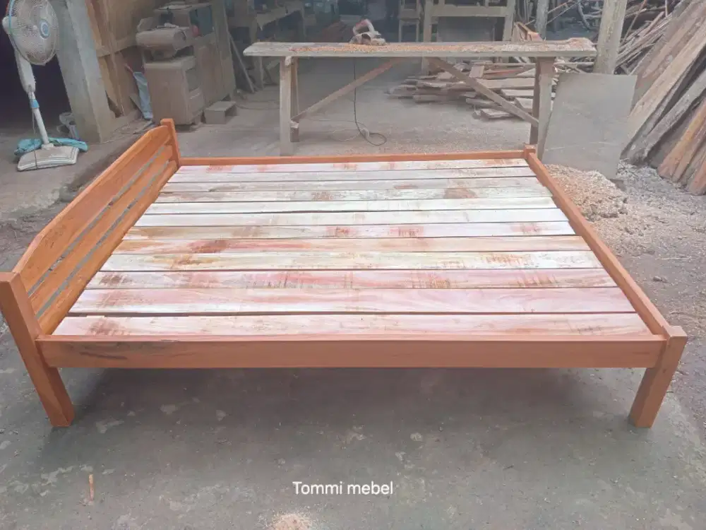 Dipan sederhana ukuran 160x200