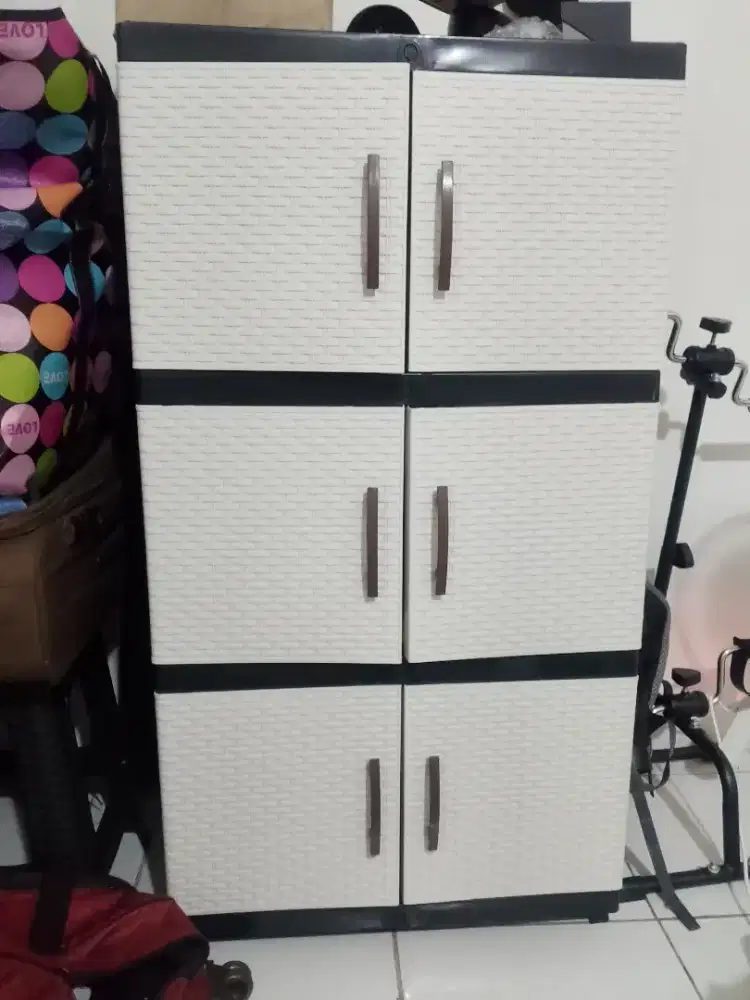 Lemari plastik besar 3 susun