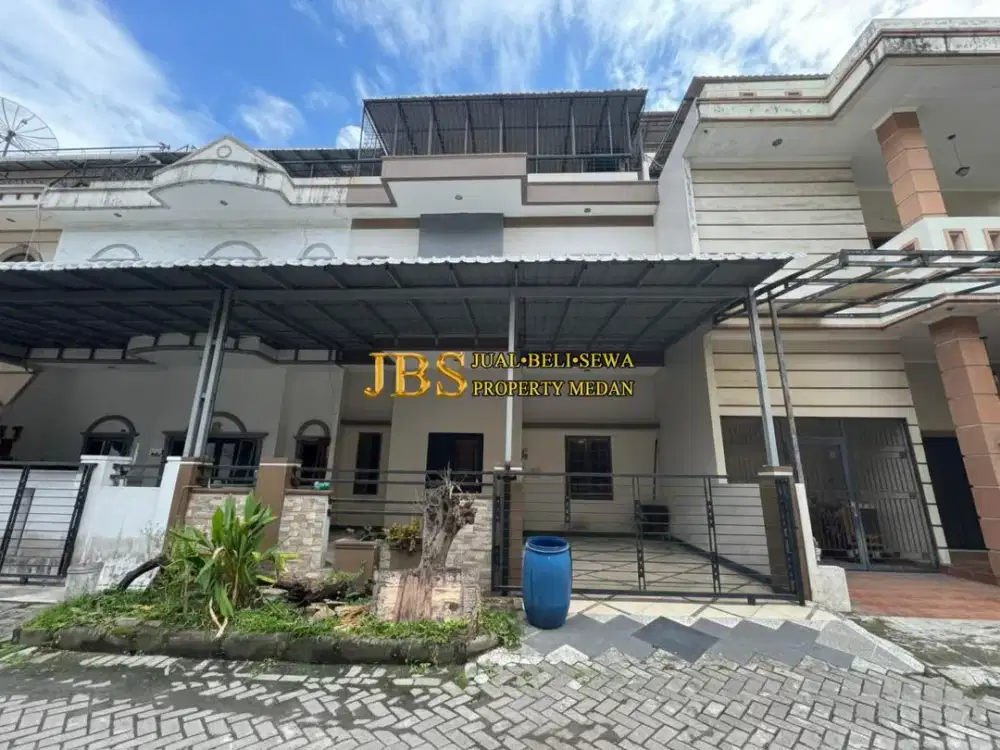 Rumah 2,5 Tingkat Dijual di Komplek Cemara Asri Medan Jalan Cherry