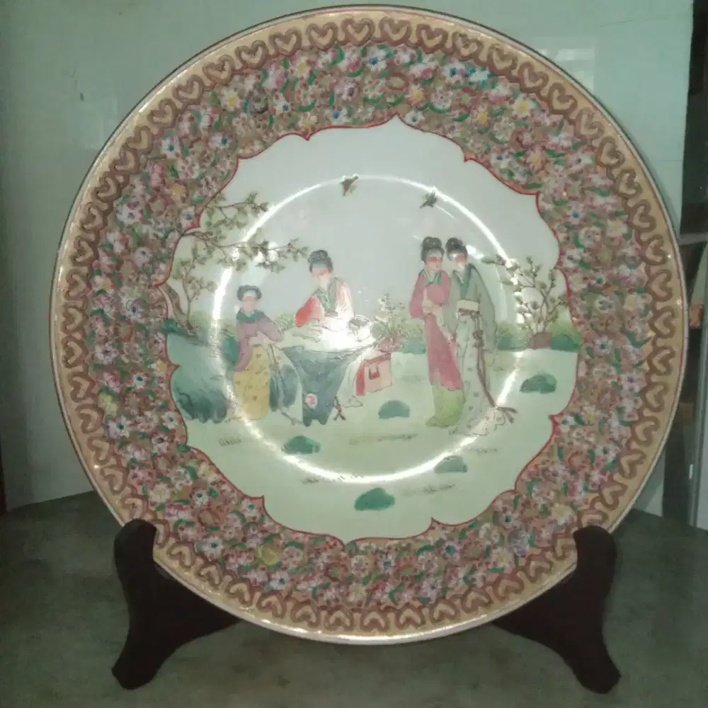 Piring Keramik Pajangan