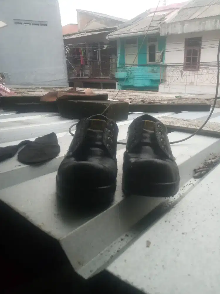 Sepatu Safety catepilar