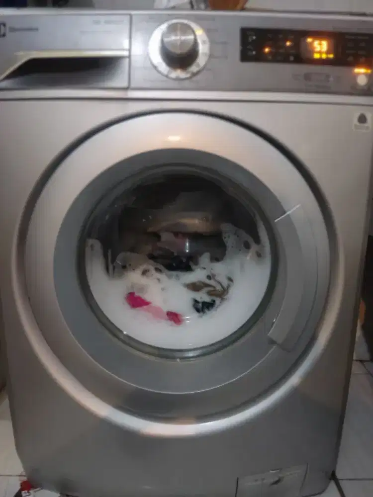 Electrolux touchscreen Mesin Cuci Mulus Origina 7kg