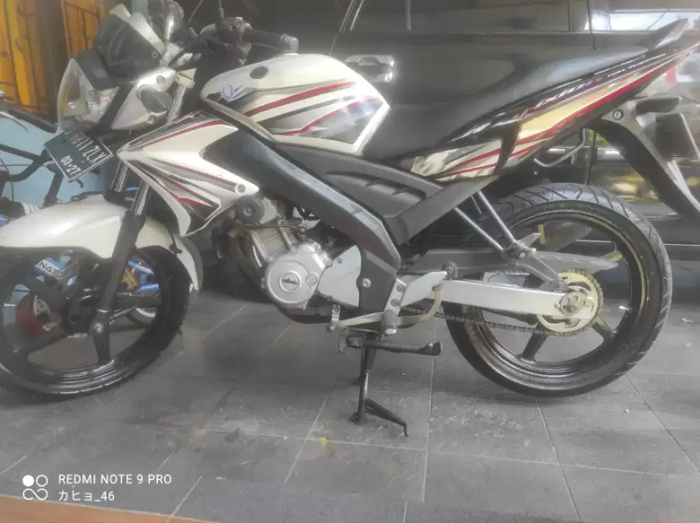 Vixion Old 2012 Putih