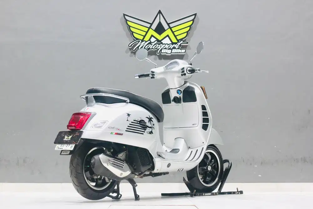 Vespa GTS super 150 ABS limited edition 2022 like new mesin sehat
