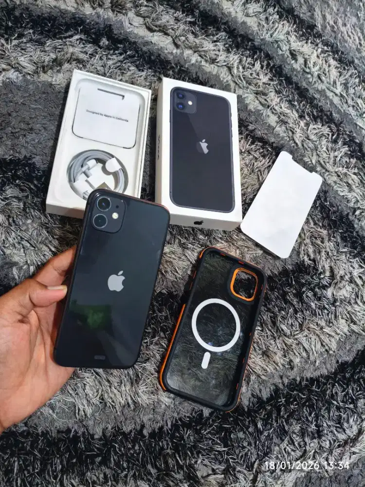 Iphone 11 128 resmi ibox, bh 80% dijamin no minus