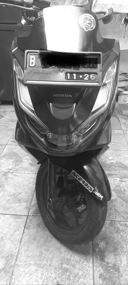 Di jual motor pcx warna hitam 2021