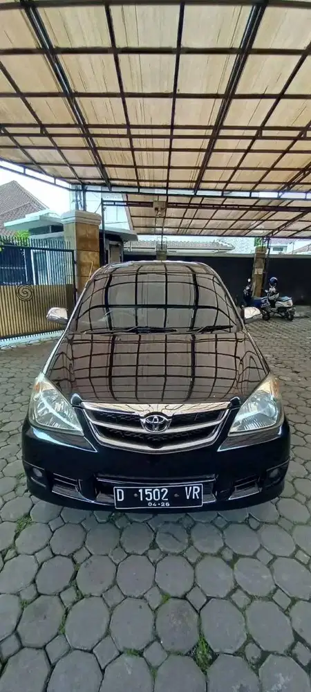 Avanza 2011 G AT