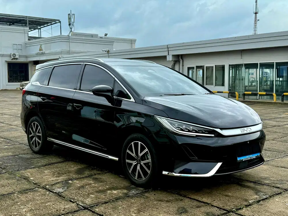 BYD M6 M 6 Superior EV 2024