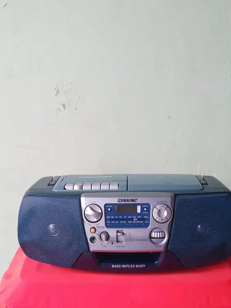 RADIO tape Sony tipe CFD  - V 177