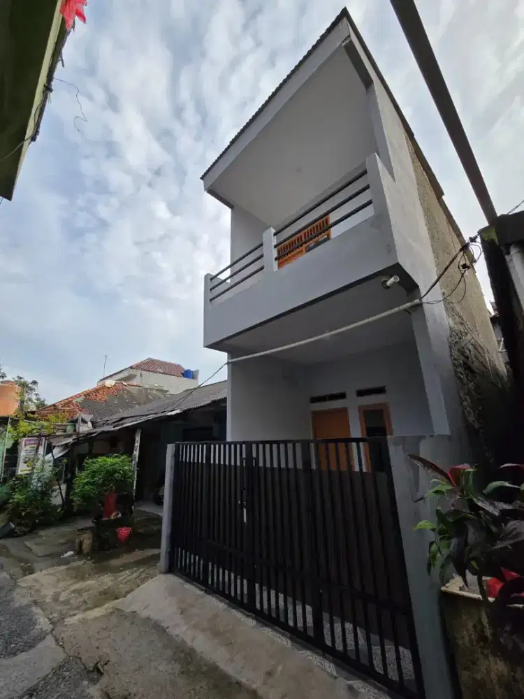 Dijual/di kontrakan tahunan Rumah dekat Toll Timur Bekasi