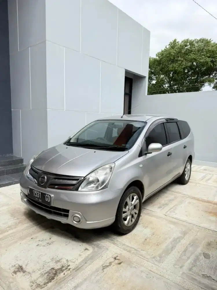 Grand livina sv 2012
