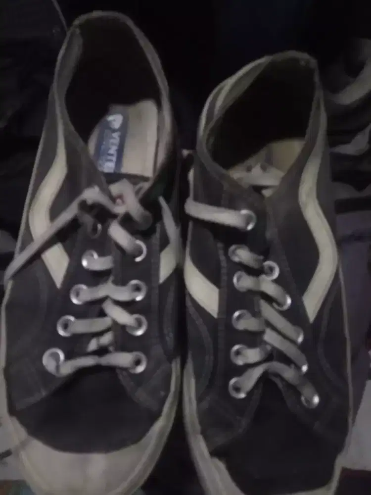 Sepatu ket merk ventela UK .42