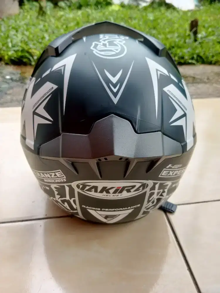 Helm motor merk TAKIRA