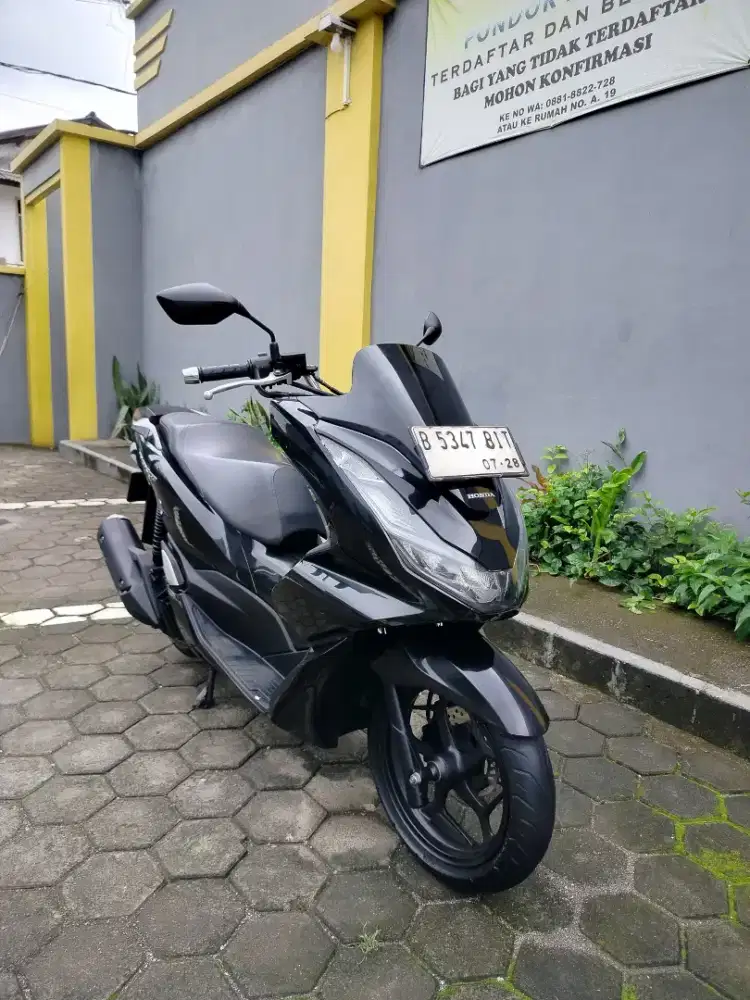 Honda PCX CBS tahun 2023