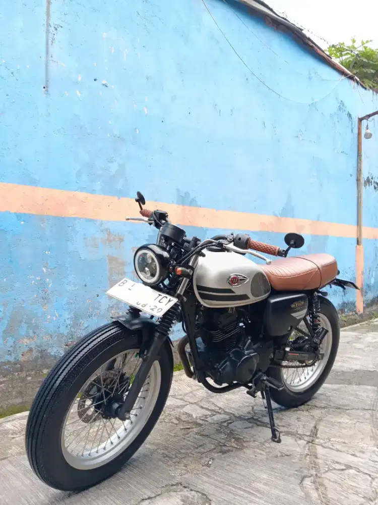 Forsale Kawasaki W175 TH 2019 Full Modif Custom Lowkm Gress Ter MURAH