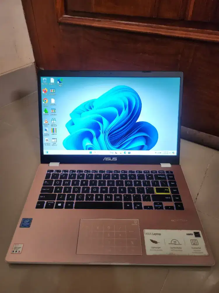 Asus Vivobook E410MA CeleronN4020 Ram4/256GB mulus laptop charger only