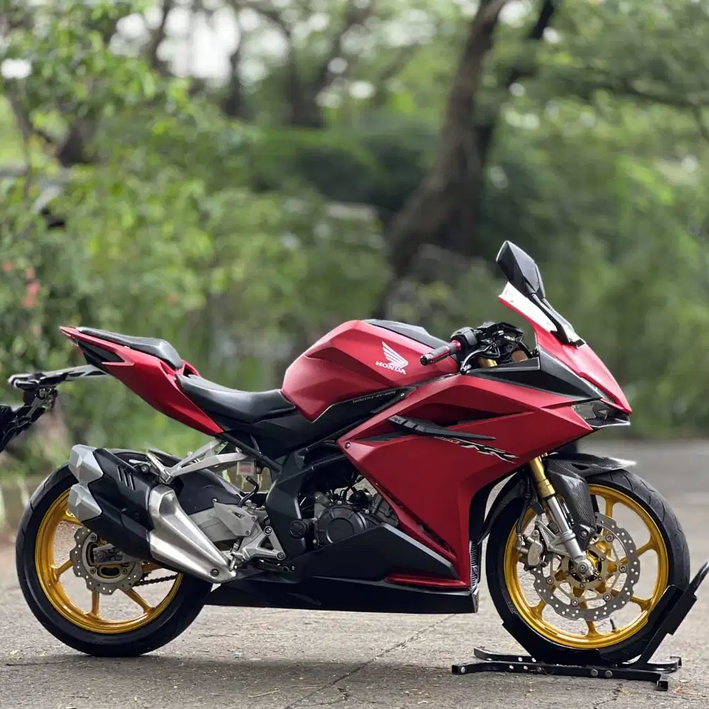 HONDA CBR250RR NON ABS 2018 MERAH DOFF KM LOW FULL MULUS