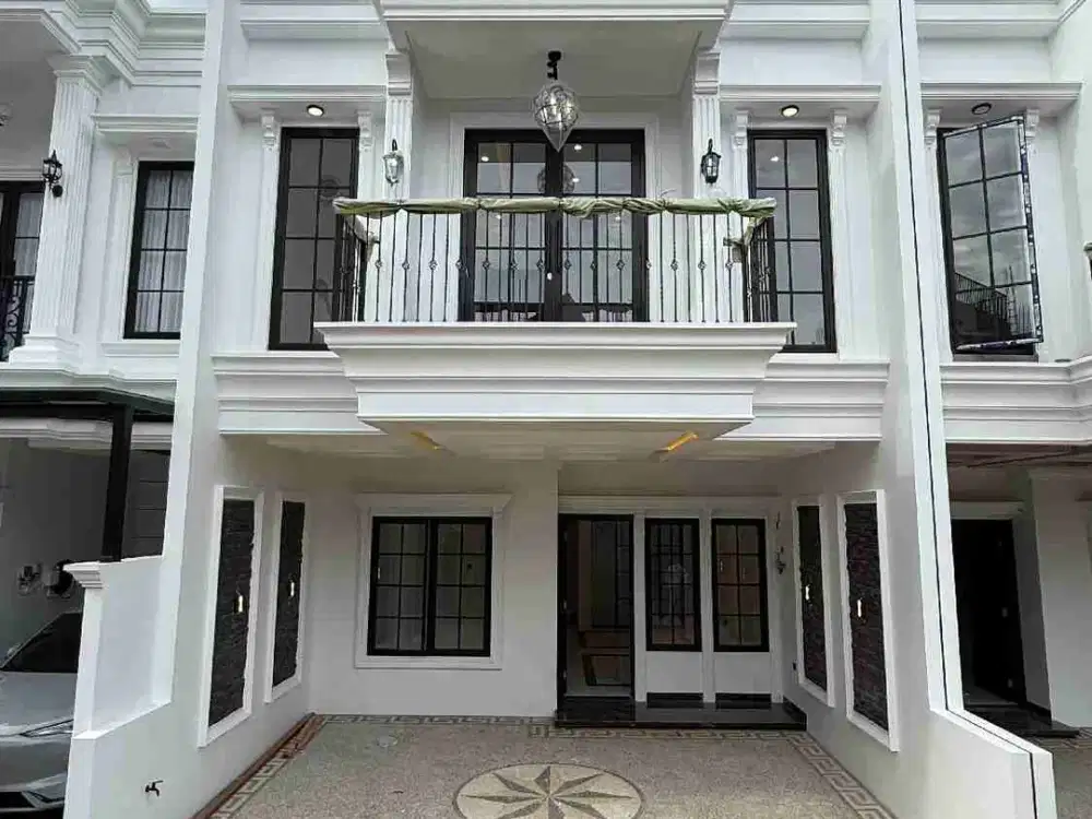 Rumah American Classic dalam townhouse dekat ragunan