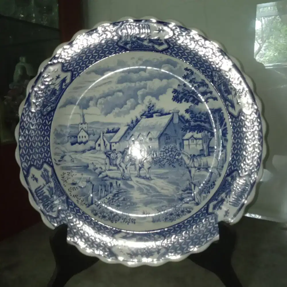 Piring Keramik Vintage