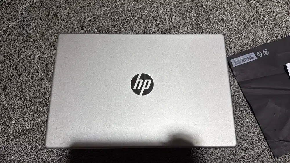 Laptop hp type 14-em0333AU