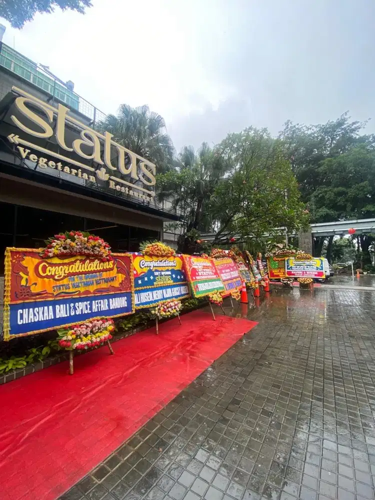 di cari waiters / waitris dan steward secepatnya