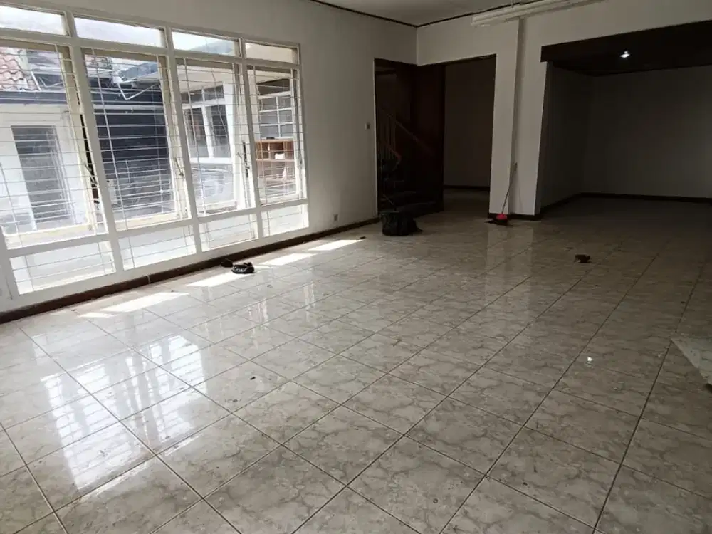 Disewakan Tanah dan Bangunan Ex. Kantor di Sayap Dago, Jl. Raden Patah Kota Bandung