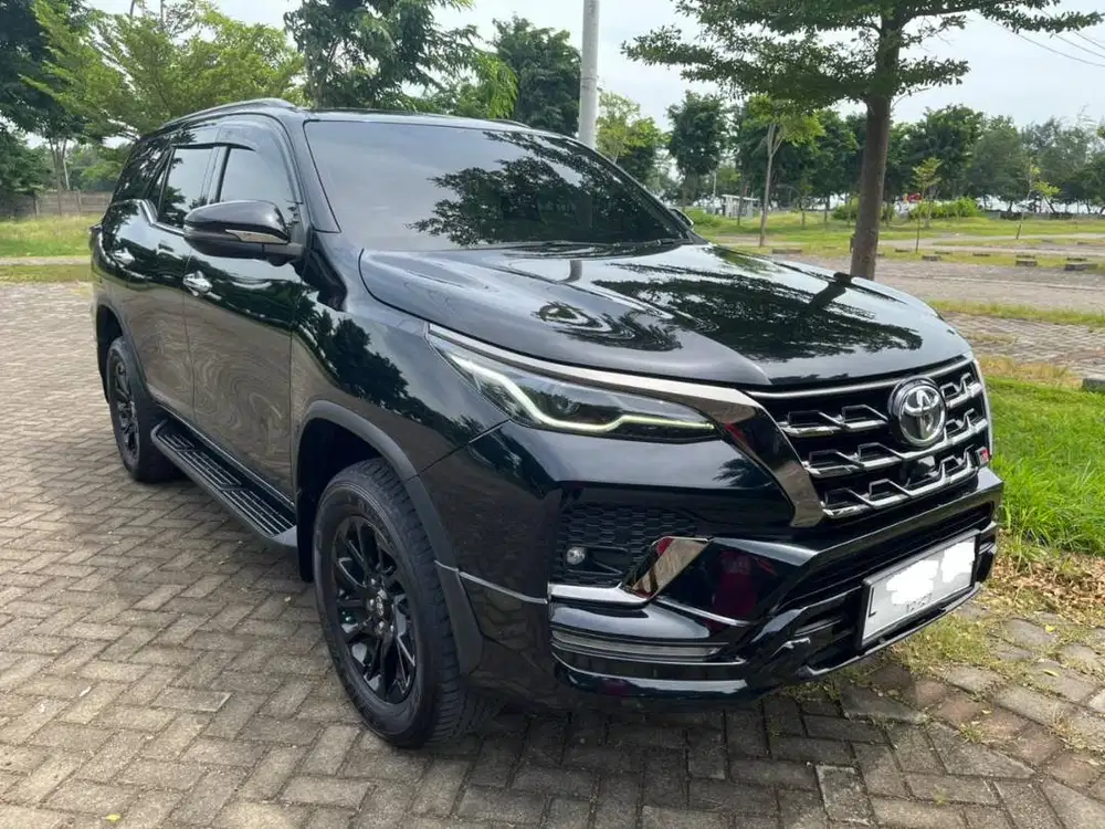 JUAL TOYOTA FORTUNER 2.8 GR SPORT DESEMBER 2022 DIESEL MATIC ISTIMEWA
