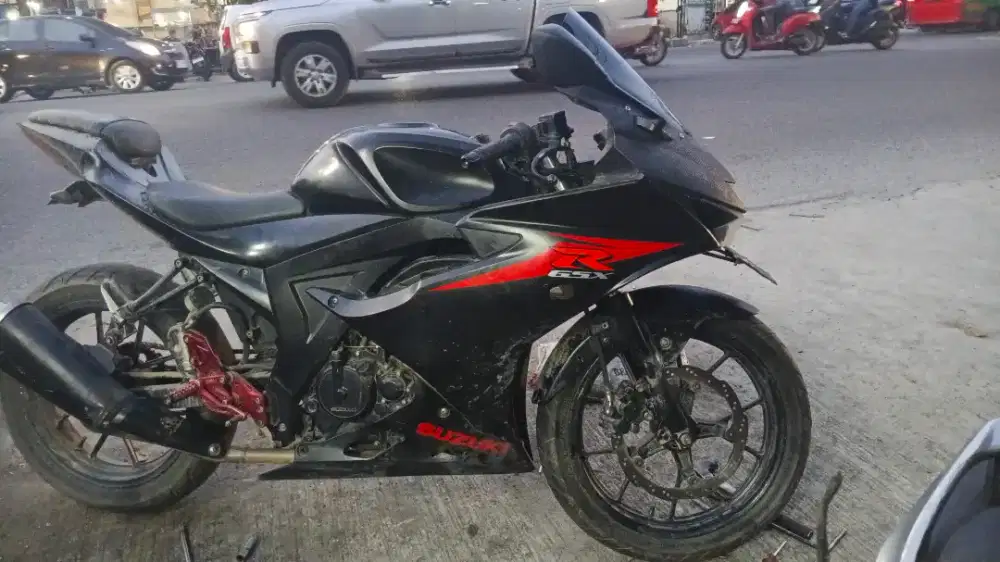 SUZUKI GSX 150R NON KEYLES 2019