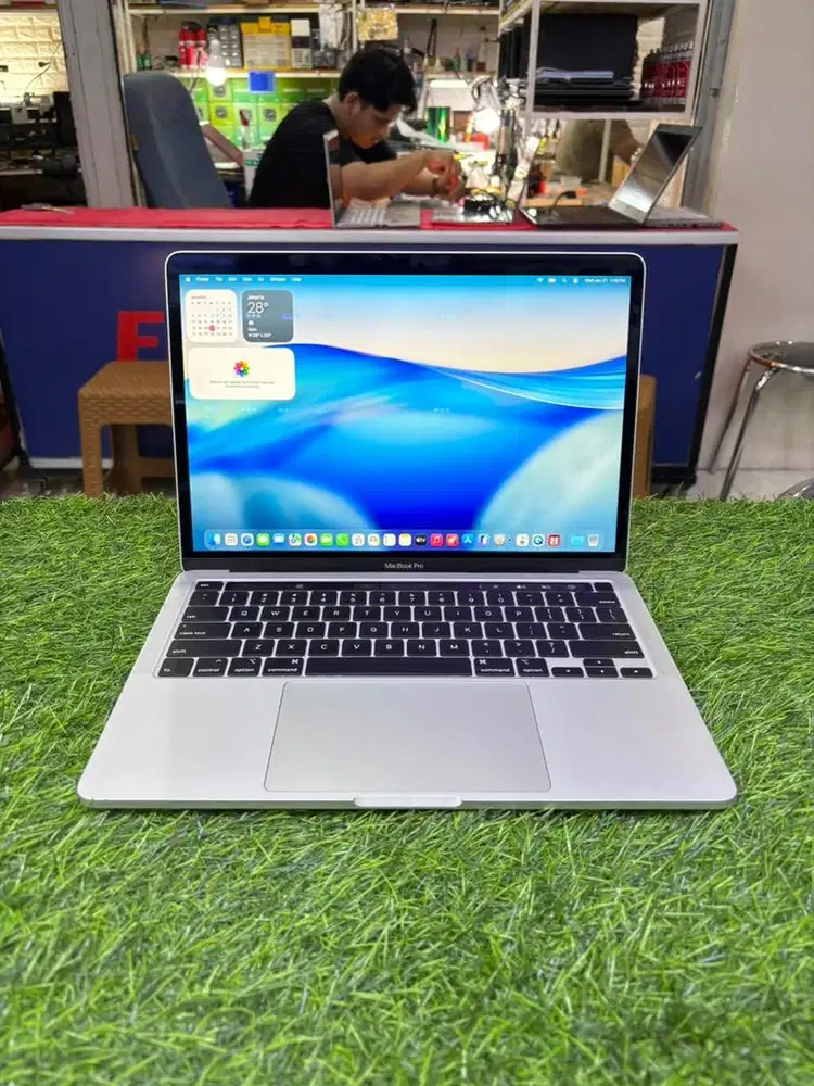 Jual Macbook pro 2020 TB 16/512