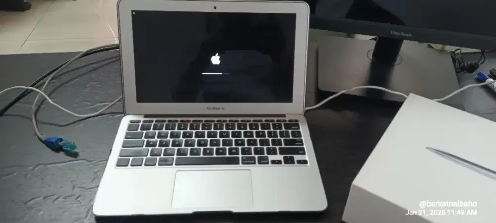 Macbook Air 11 inch i5 4GB 256GB Mulus 2016