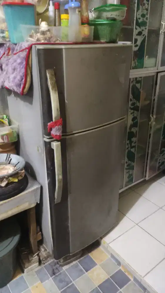 Kulkas 2 pintu sharp