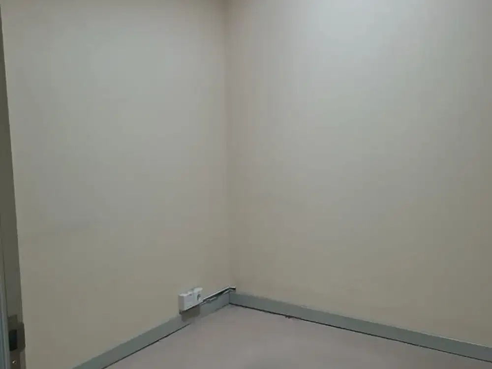 SEWA  KANTOR  DI JAKARTA SELATAN KUNINGAN 102M2  BARE 100K NEGO