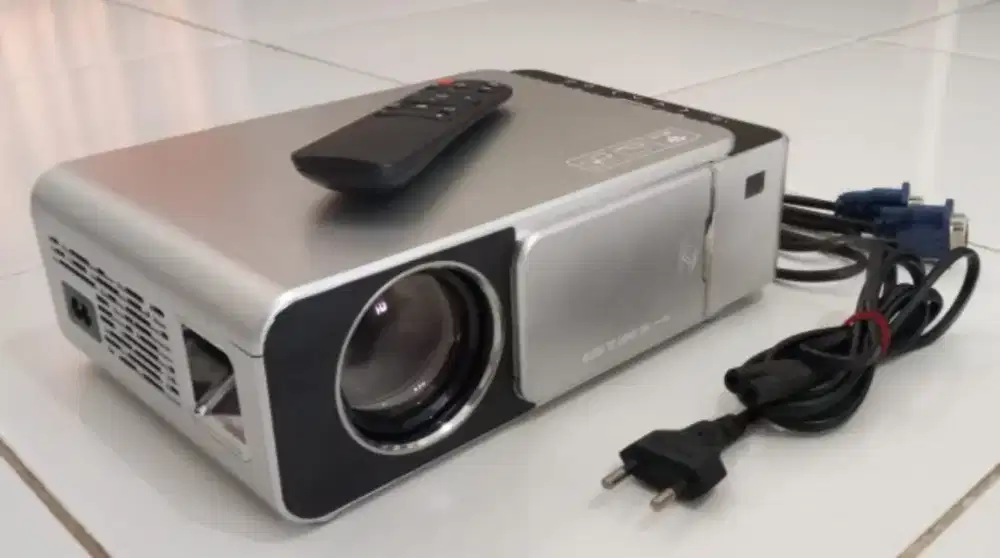 LED Projector UNIC T6 3000 Lumens