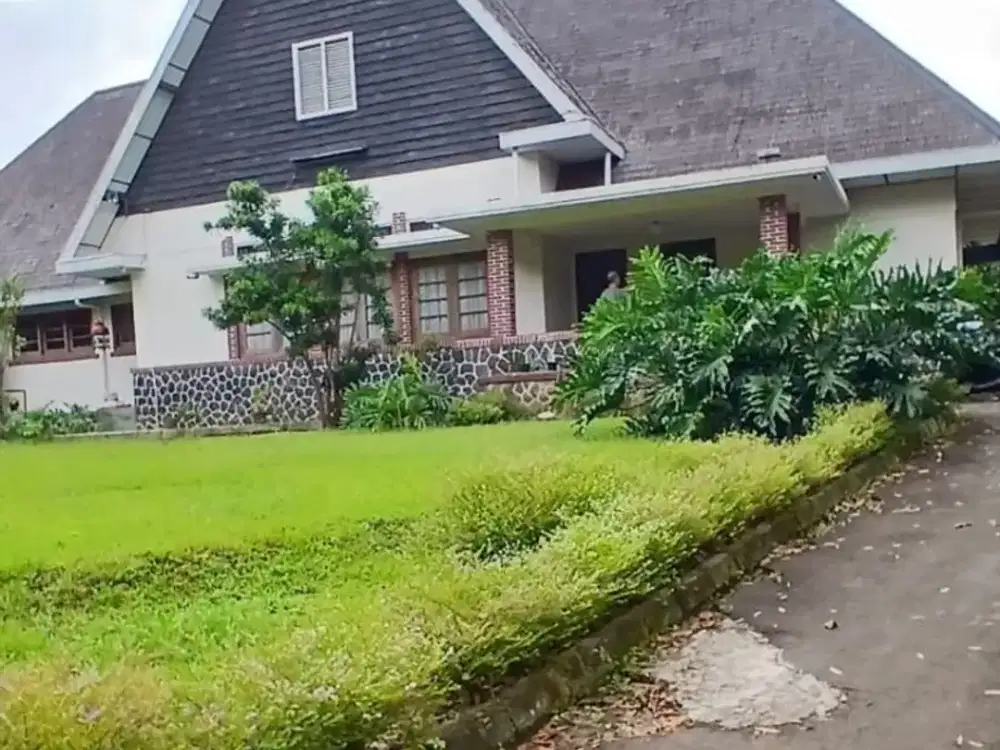 Jual Rumah HERITAGE BELANDA di Ciumbuleuit dekat DAGO Bandung Utara