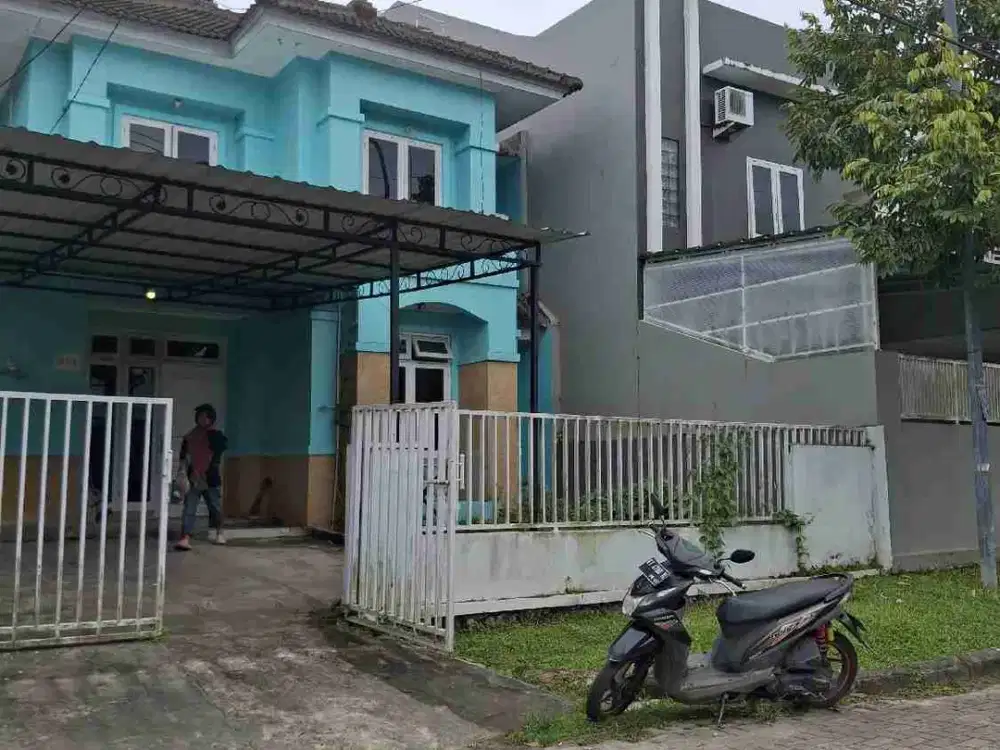 DIJUAL RUMAH TENGAH KOTA  LOKASI DALAM PERUMAHAN REGENCY AMAN NYAMAN HARGA NEGO