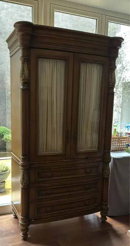 Lemari kaca kayu Jati asli