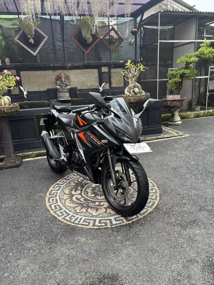 Cbr 150 2019 super istimewa seperti baru