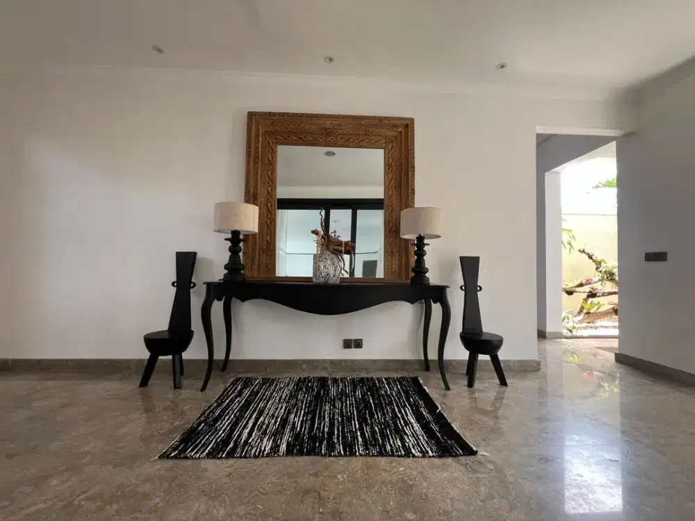 Luxury 7 Bedroom Villa – Walking Distance to Batu Belig Beach