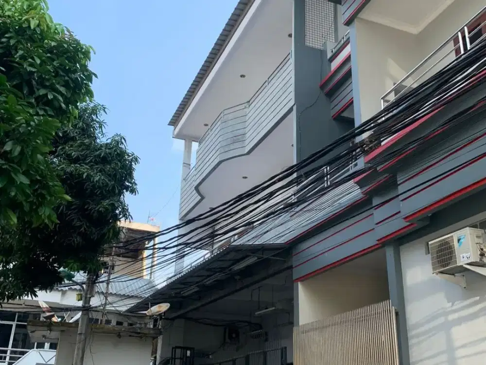 Disewakan Rumah 3 Lantai Hadap Timur Di Jelambar Fajar Jakarta Utara Siap Huni