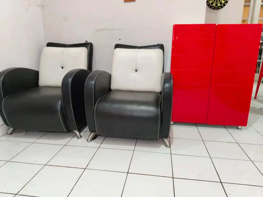 Dijual, 2 ( sepasang) kursi tamu dan 1 pc Rak sepatu