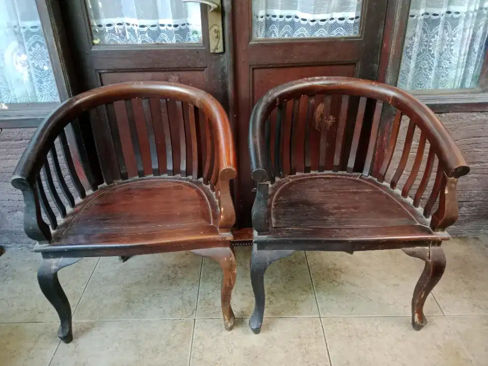 Kursi teras warna coklat