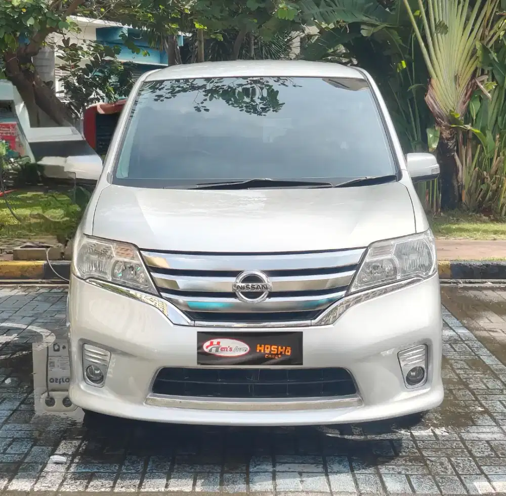 NISSAN SERENA HWS 2013 2.O SILVER