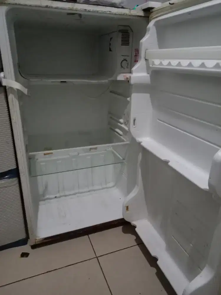 Di jual kulkas sharp