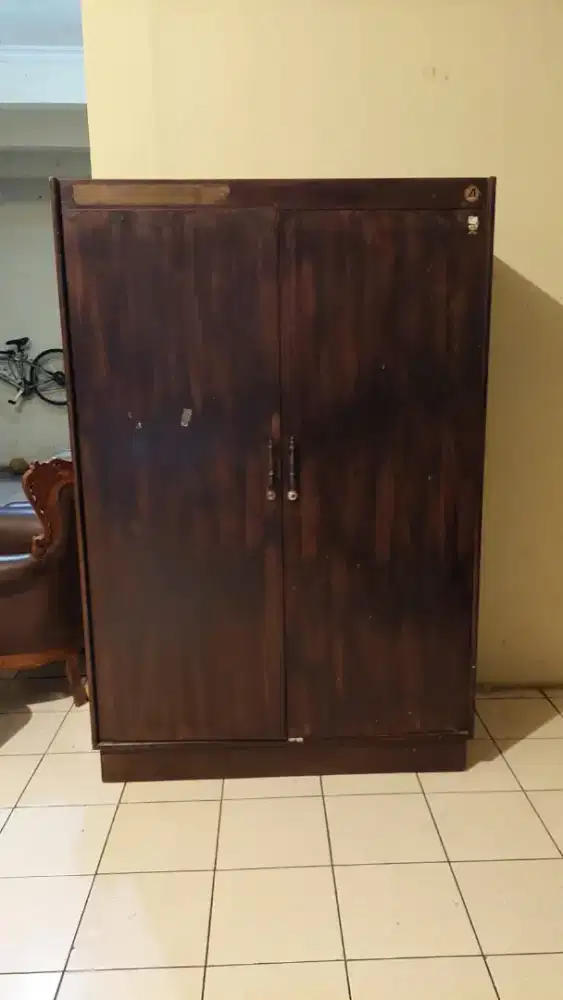 Dijual lemari pakaian